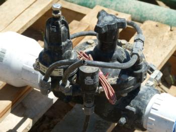 Adjustable pressure-regulating valve.  Photo:  L. Schwankl.